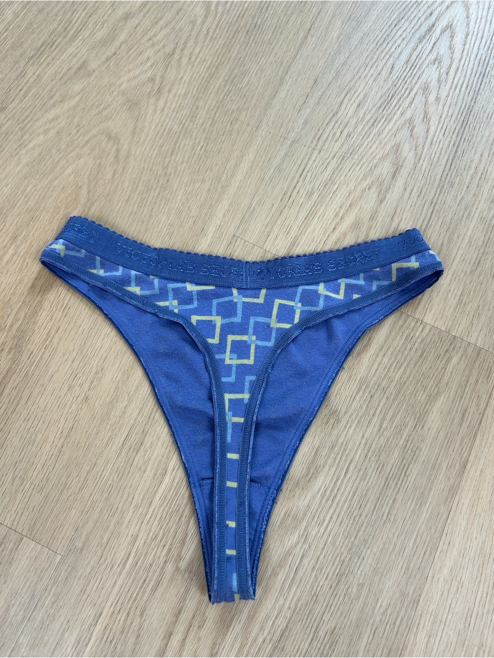 2001 Y2K Vintage Victoria’s Secret High Leg Thong Panty M - Picture 5 of 5